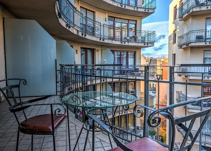 Central Downtown Apartament *